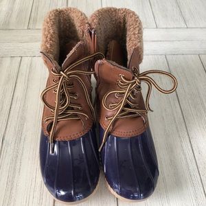 Duck boots